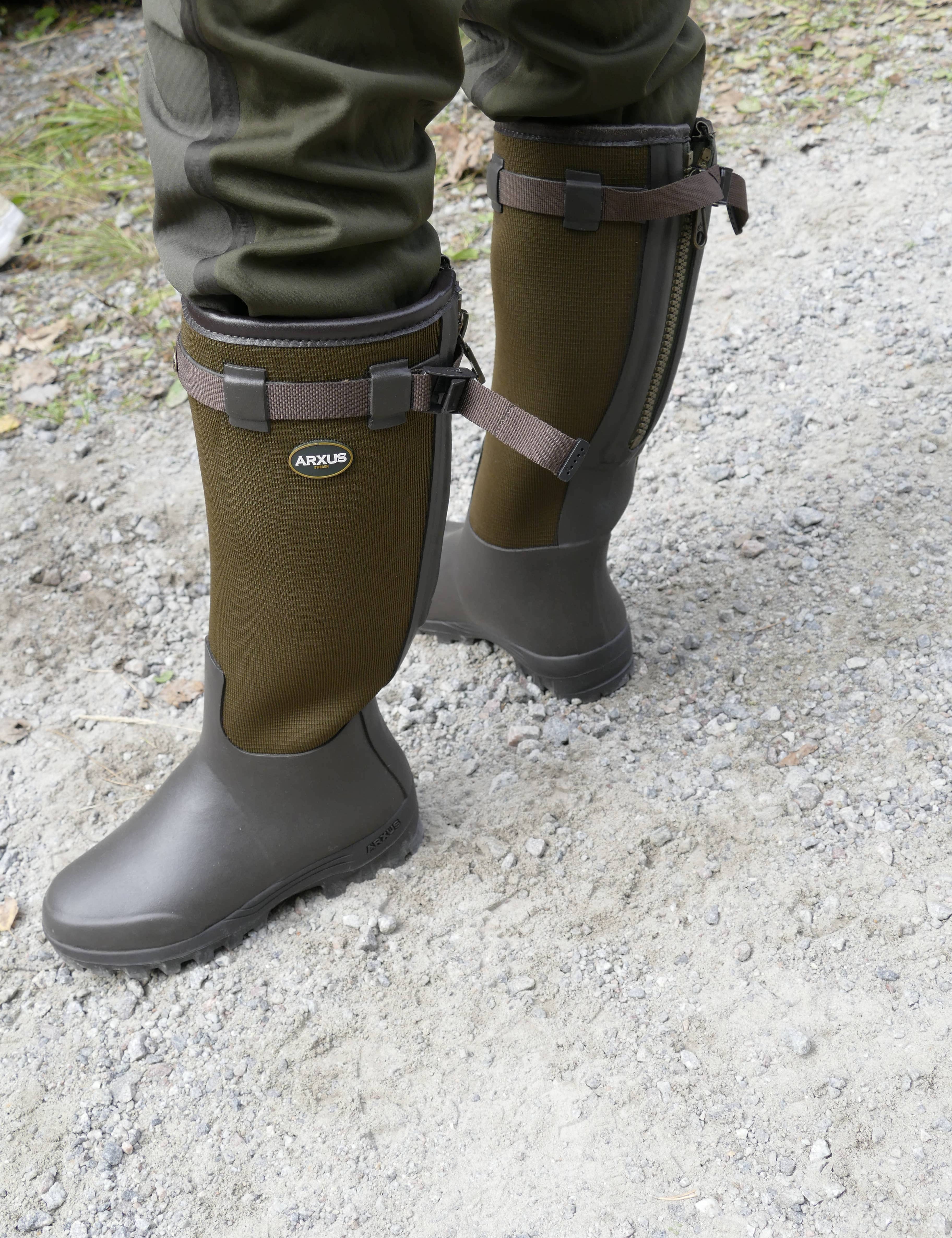Difference between rubber boots and neoprene boots?