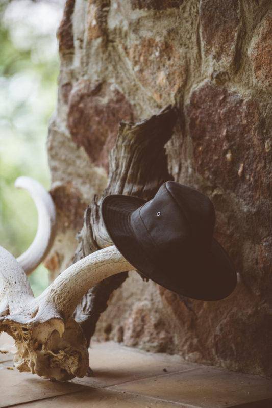 Caledonia - Vaxad Indiana Hatt för Dam och Herr - Hoggs of Fife