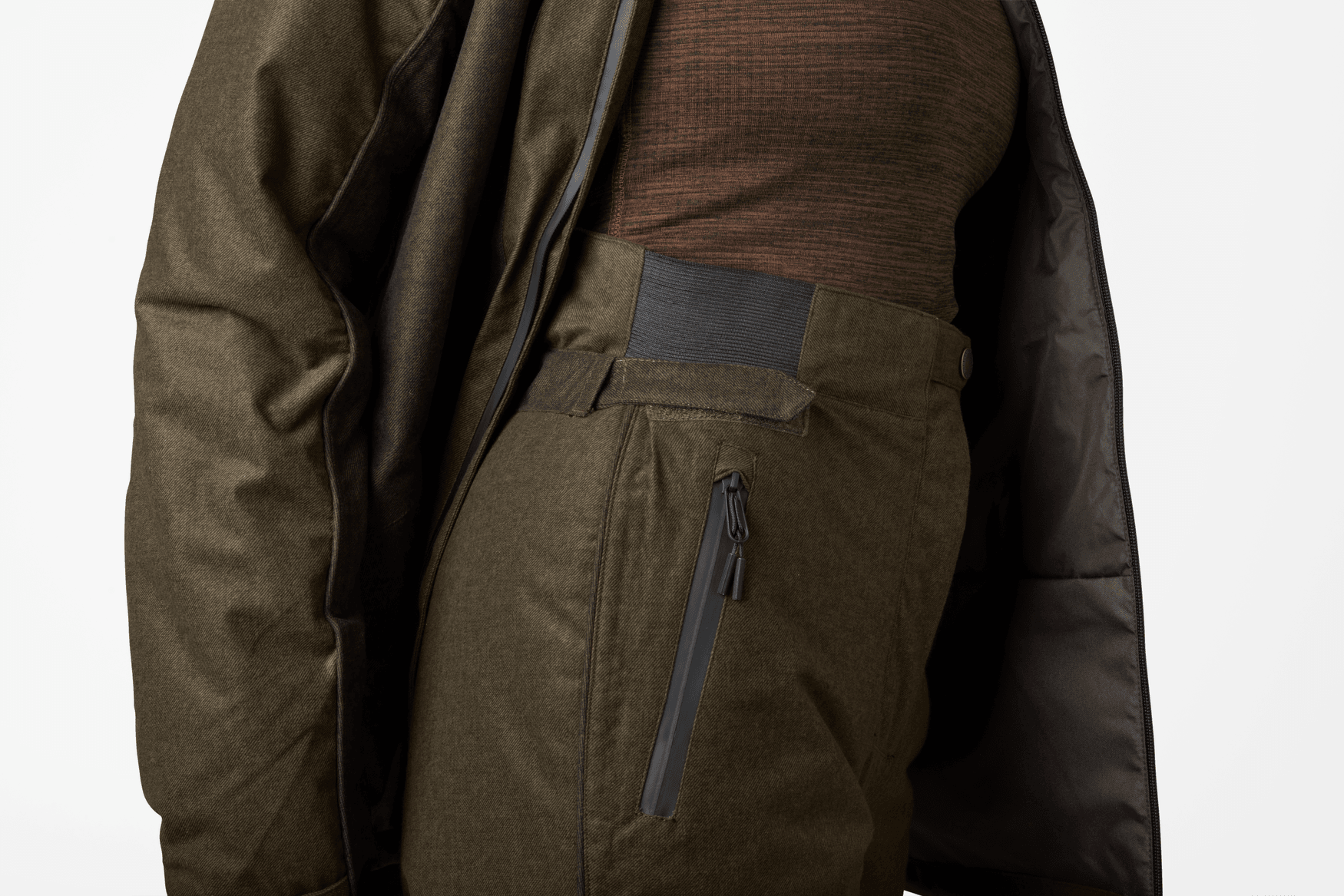 Avail-Aya-Insulated-Lined-Hunting-Pants--hunting-style.png