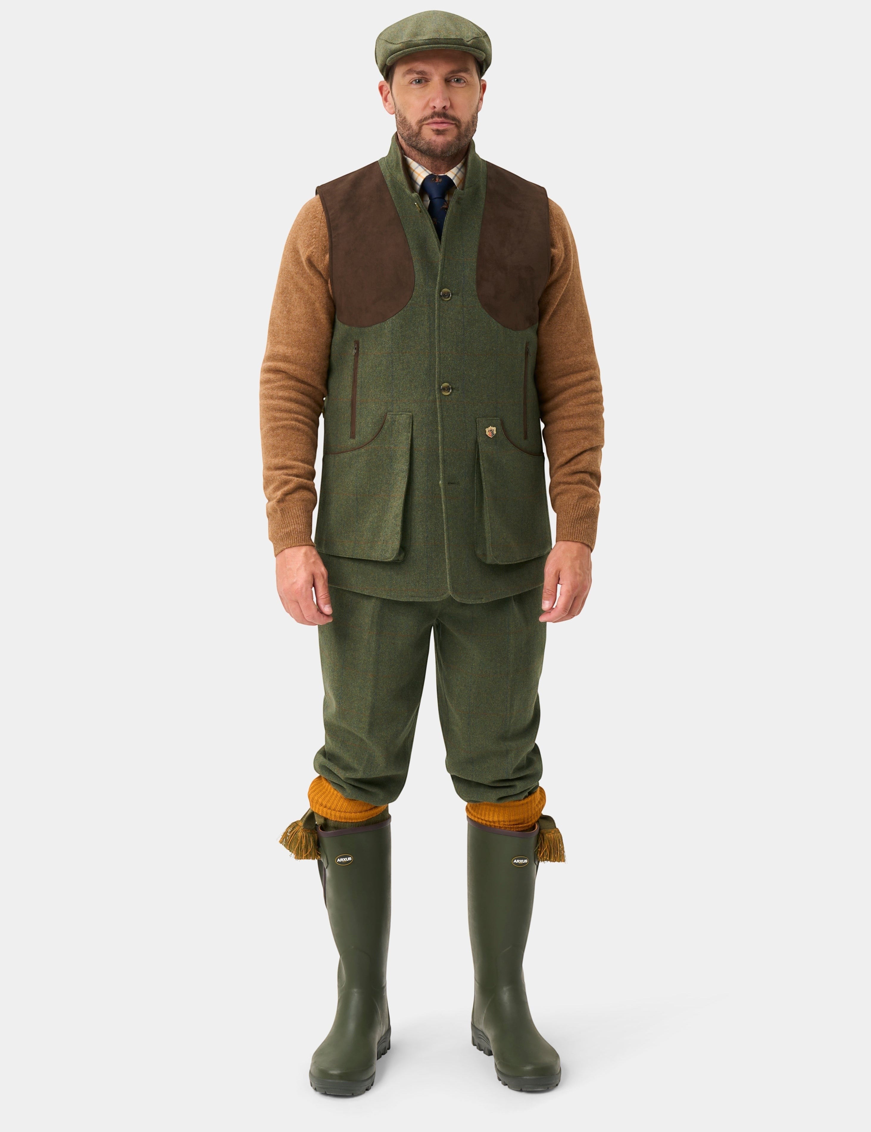 Alan Paine Combrook Jaktväst i Tweed - Mariner – på modell framifrån