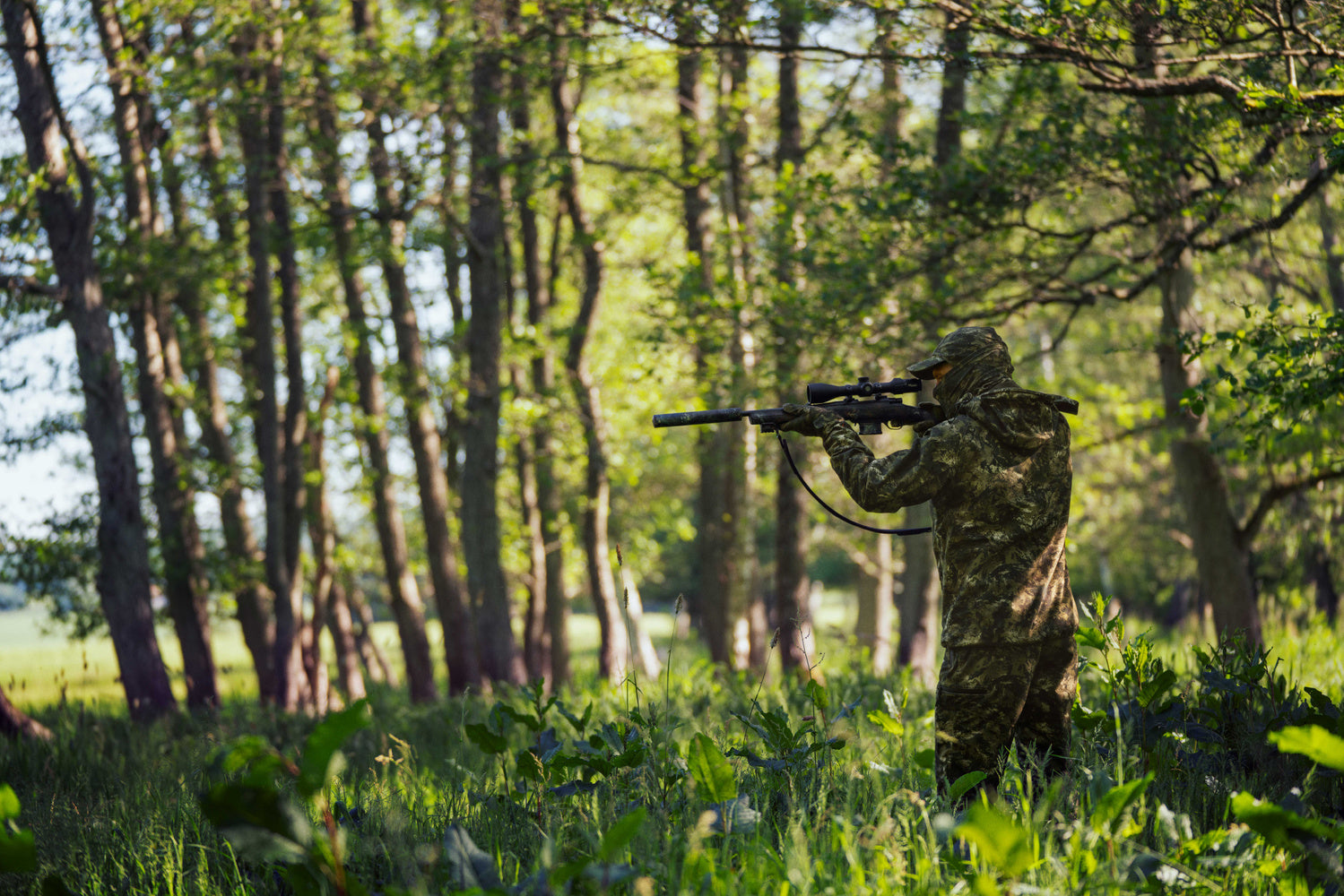 Time to go stalking - Silent hunting clothes in all-green or camo