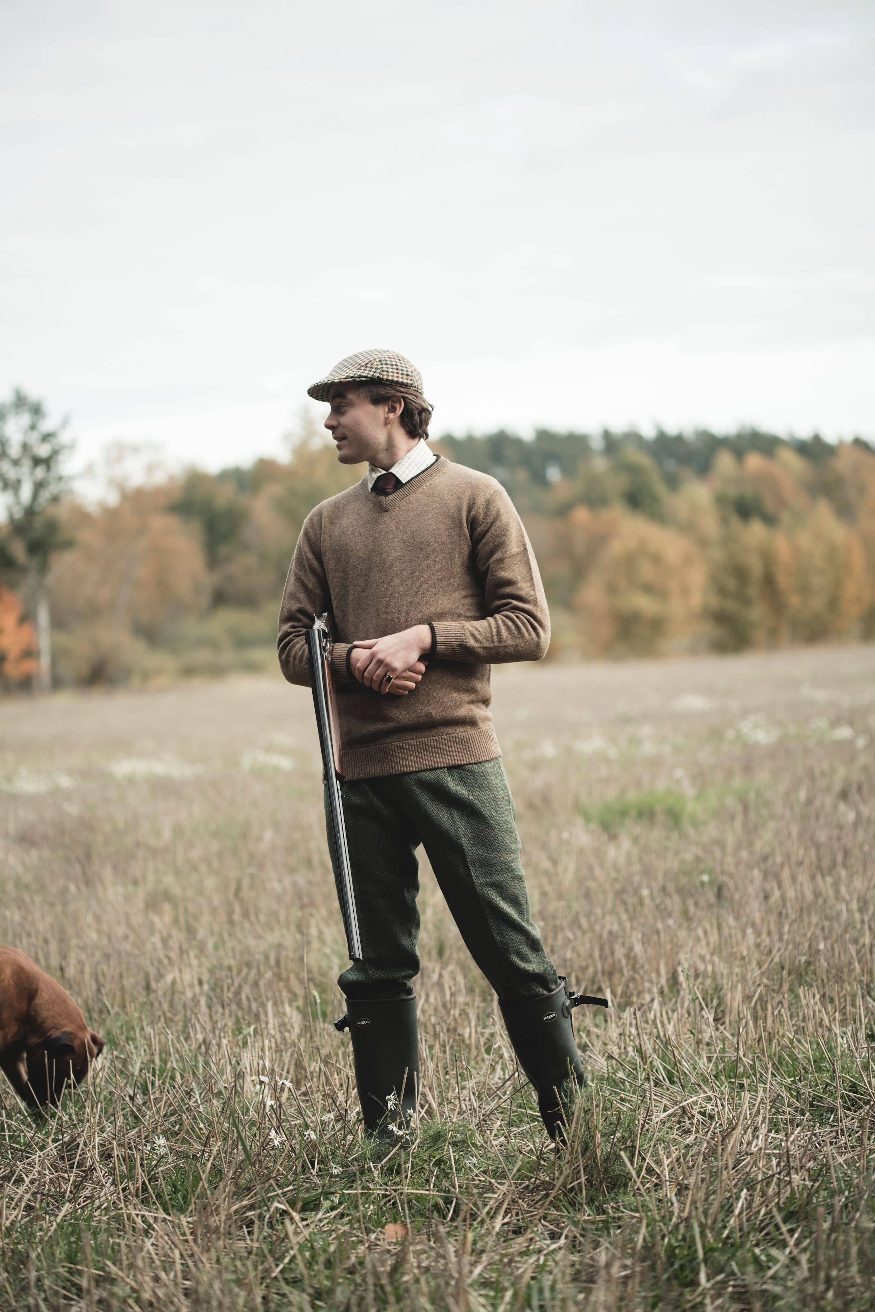 Lambswool V-neck Sweater - Beige