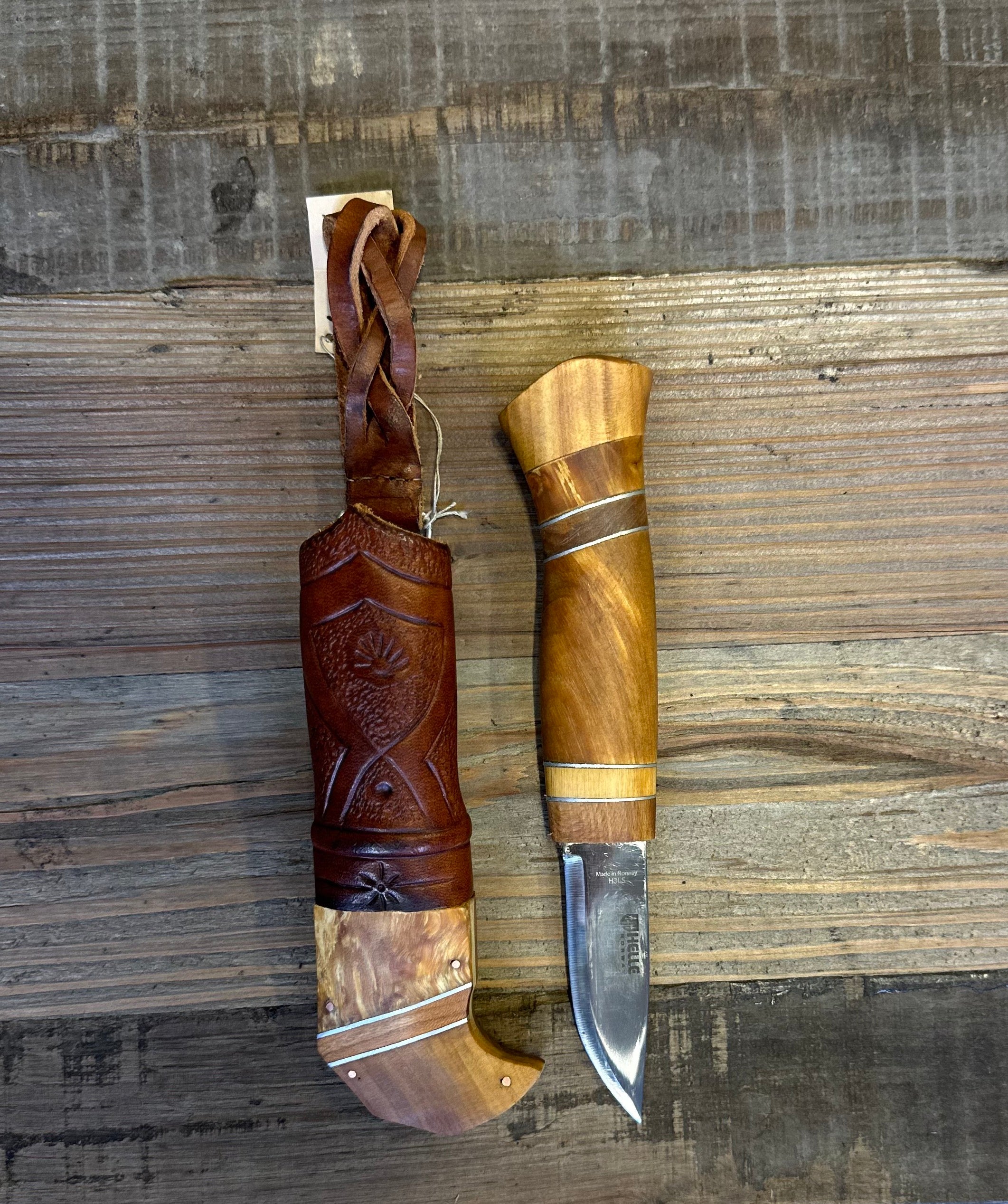 Handgjord Kniv - Laminerat Rostfritt Stål 18 cm